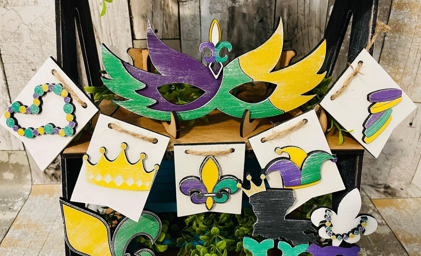 3D Tiered Tray Decor - Mardi Gras