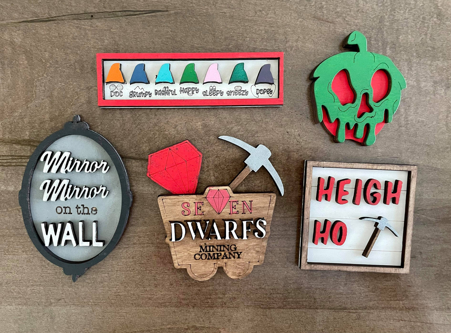 3D Tiered Tray Decor - 7 Dwarfs