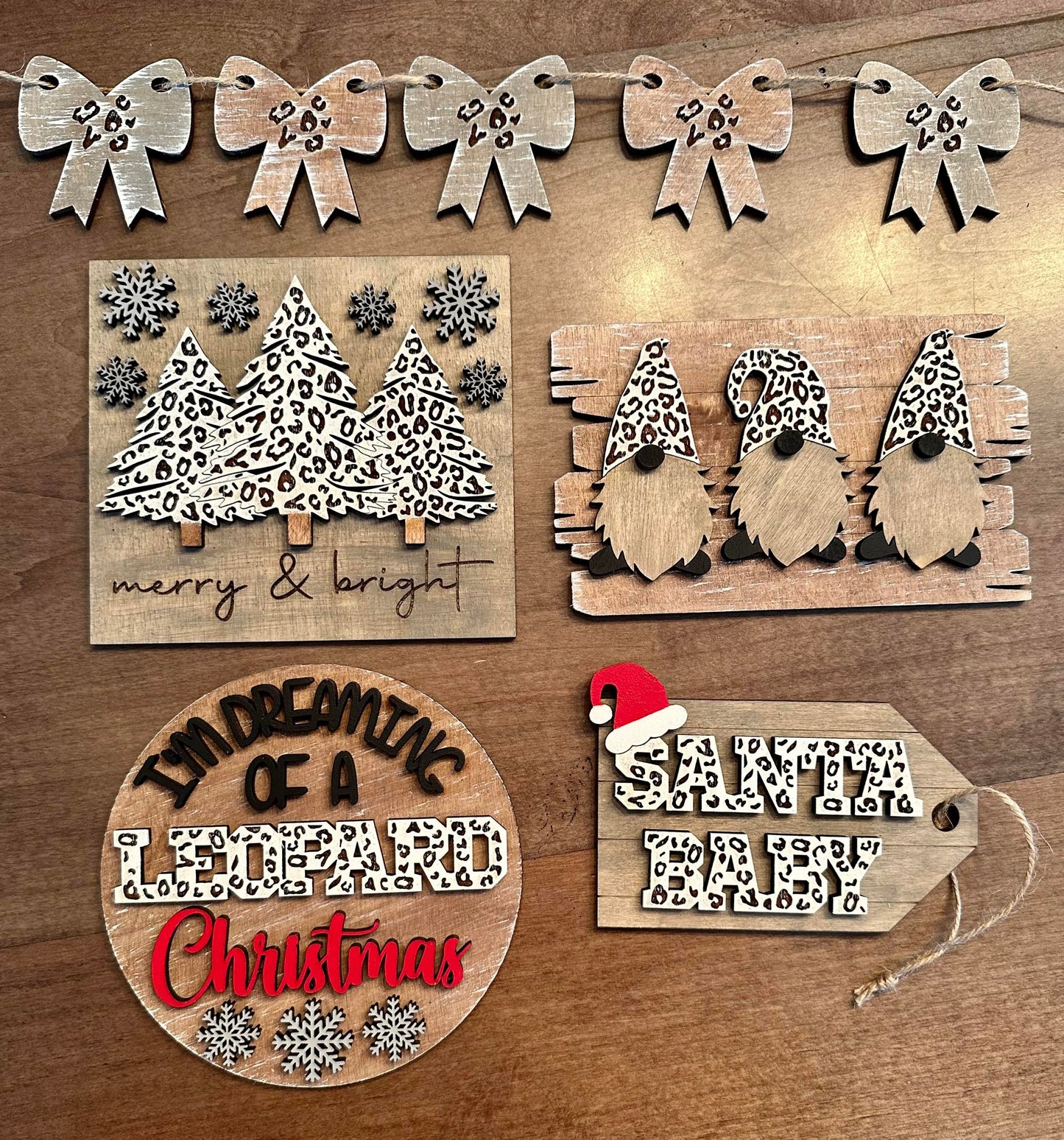 3D Tiered Tray Decor - Leopard Christmas