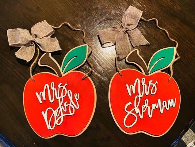 3D Door hanger Apple with teachers name