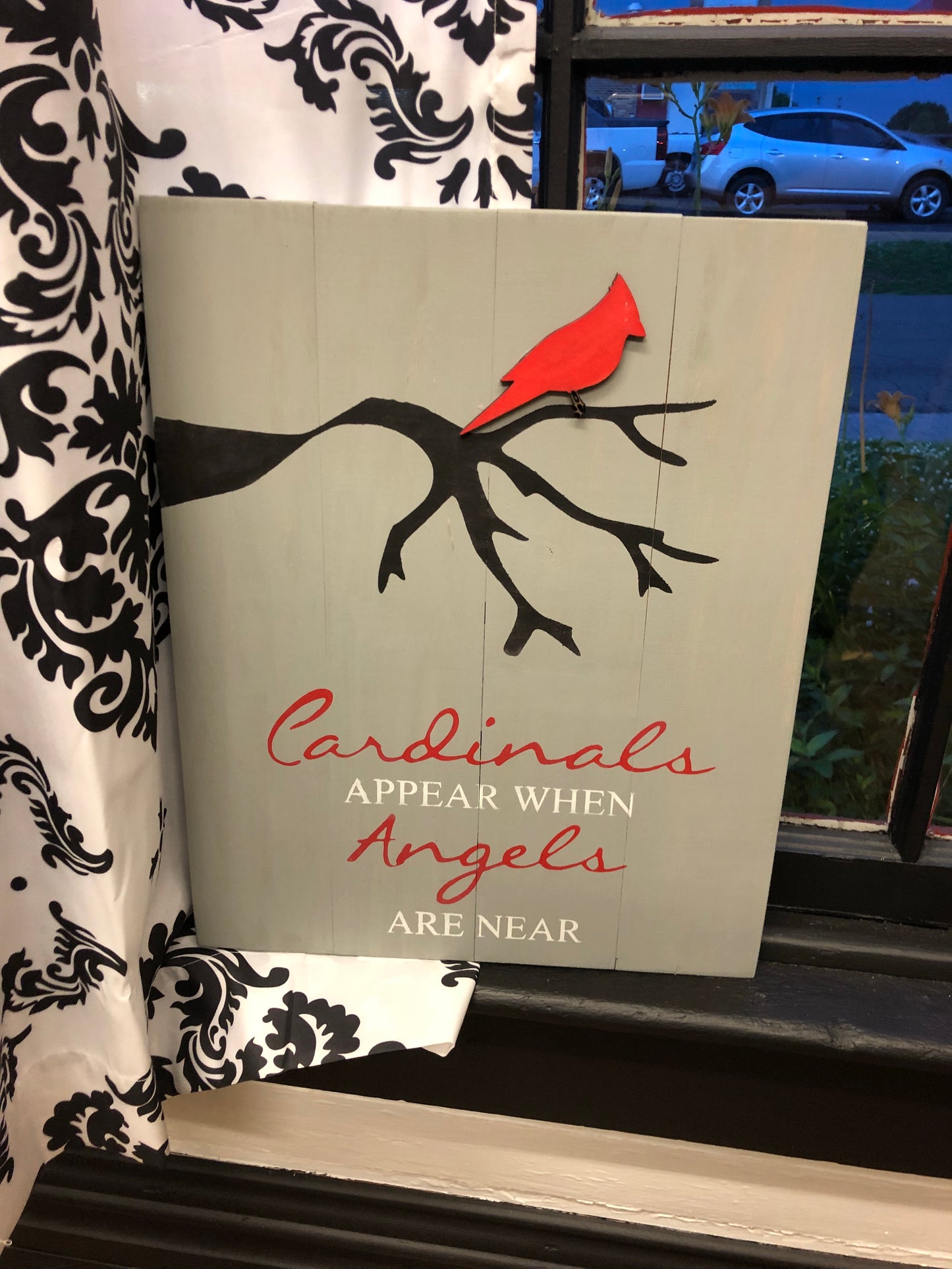 3D Cardinals appear when angels are near