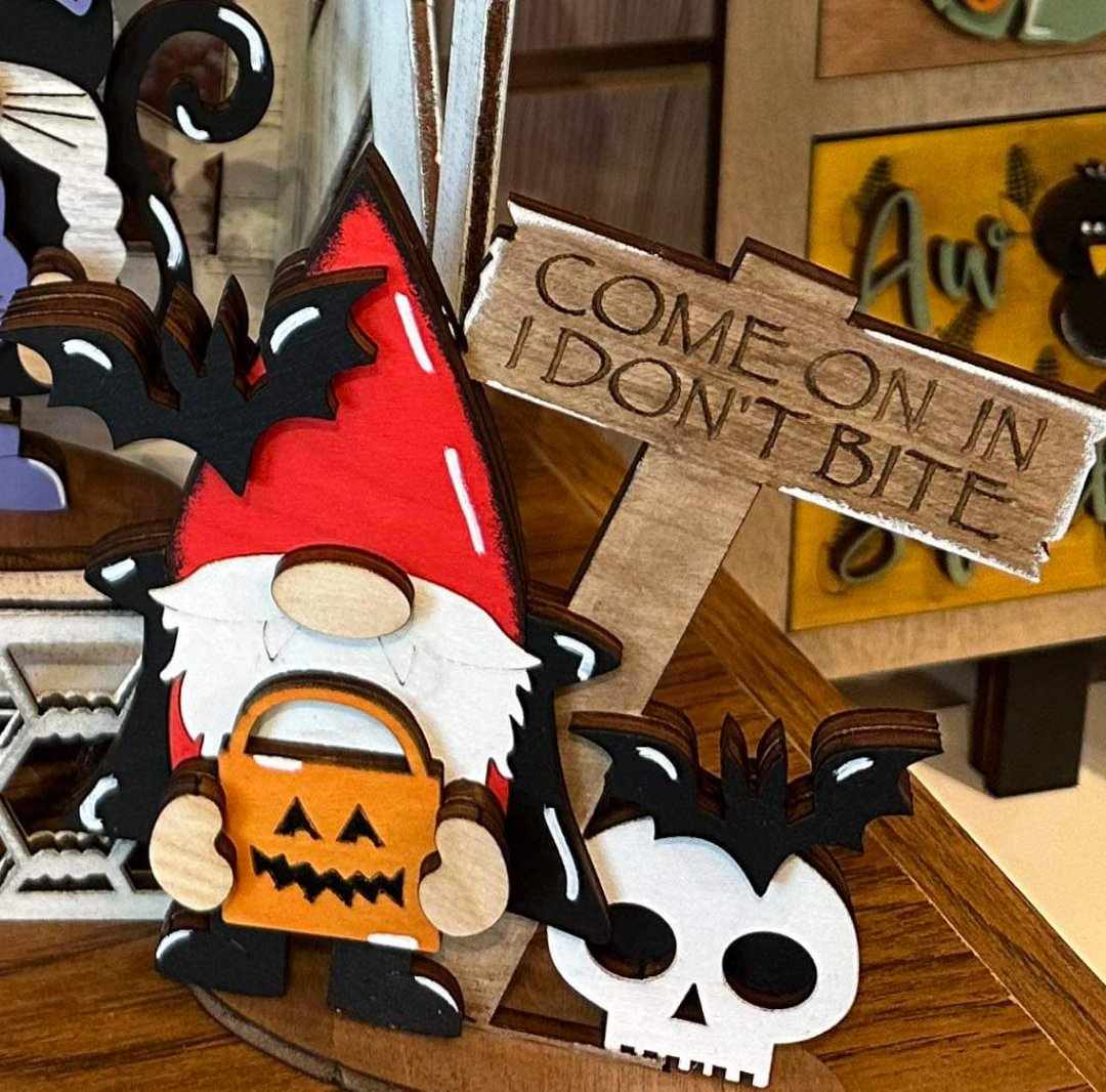 3D Halloween Standing Small Gnomes