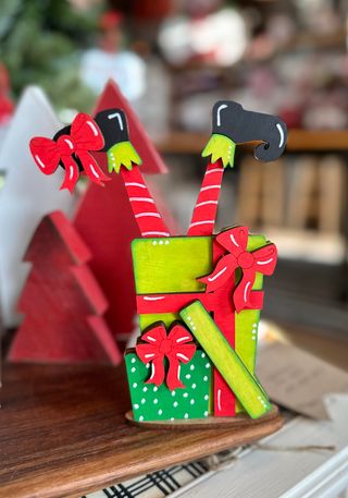 3D Christmas Elf with Presents
