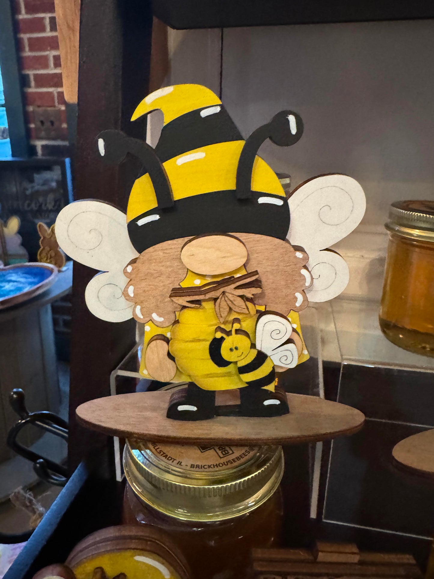 3D Bee Standing Small Gnomes