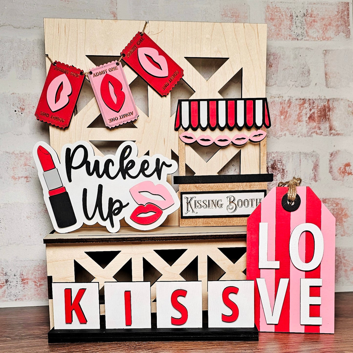 3D Tiered Tray Decor - Kissing Booth Pucker Up