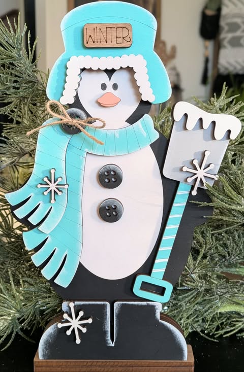 3D Standing Penguin with shovel