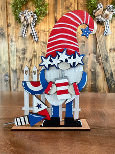3D Standing Patriotic Gnome with fence