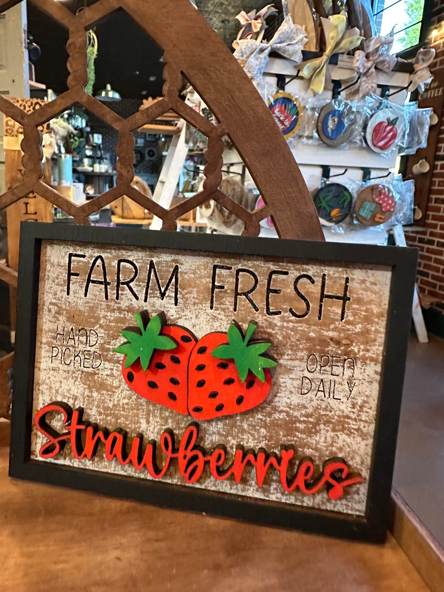 3D Tiered Tray Decor - Strawberry