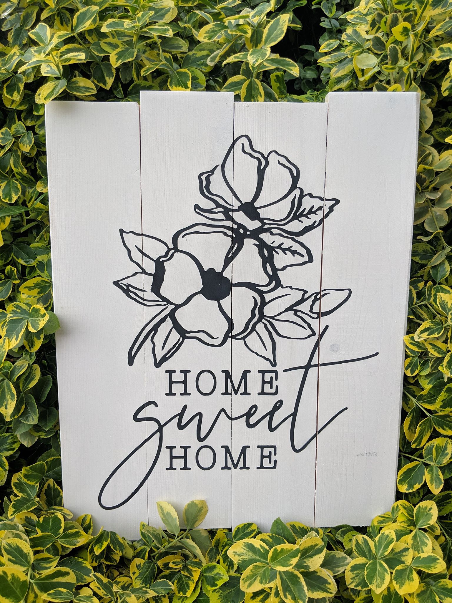 Home sweet home with flower